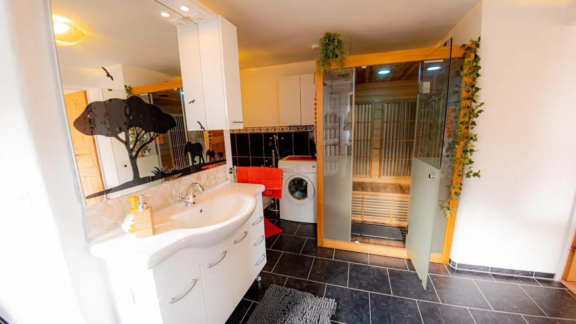 Yello Homes - Gemuetliche Und Luxurioese Wohnung - Mit Sauna, Garten, Und Heimkino Fuer 6 Personen Anger 0*,  Almanya